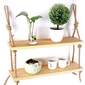 estante de madera con soga para plantas y macetas